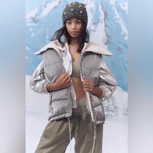 Varley Brock Puffer Gilet Blue Size Medium NWT Anthropologie